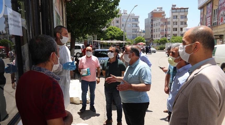 AK Partililer esnaf ziyareti yaptı