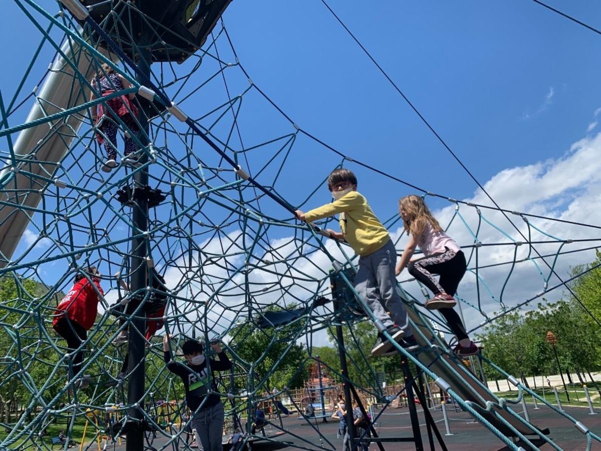 Isparta&rsquo;da &ccedil;ocuklar bu izinde de parklara akın etti