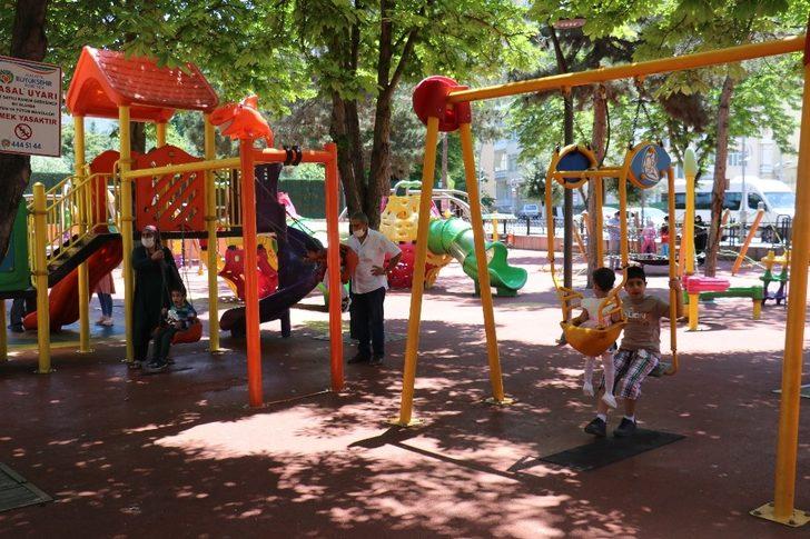 Parklar yine çocuklarla dolup taştı G2