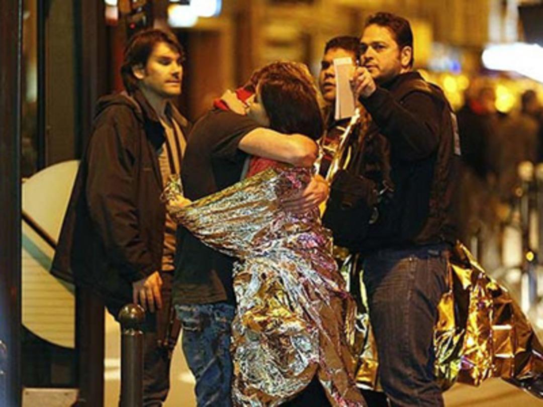 Paris'te yaşanan saldırılara &uuml;nl&uuml;ler de tepkisiz kalmadı