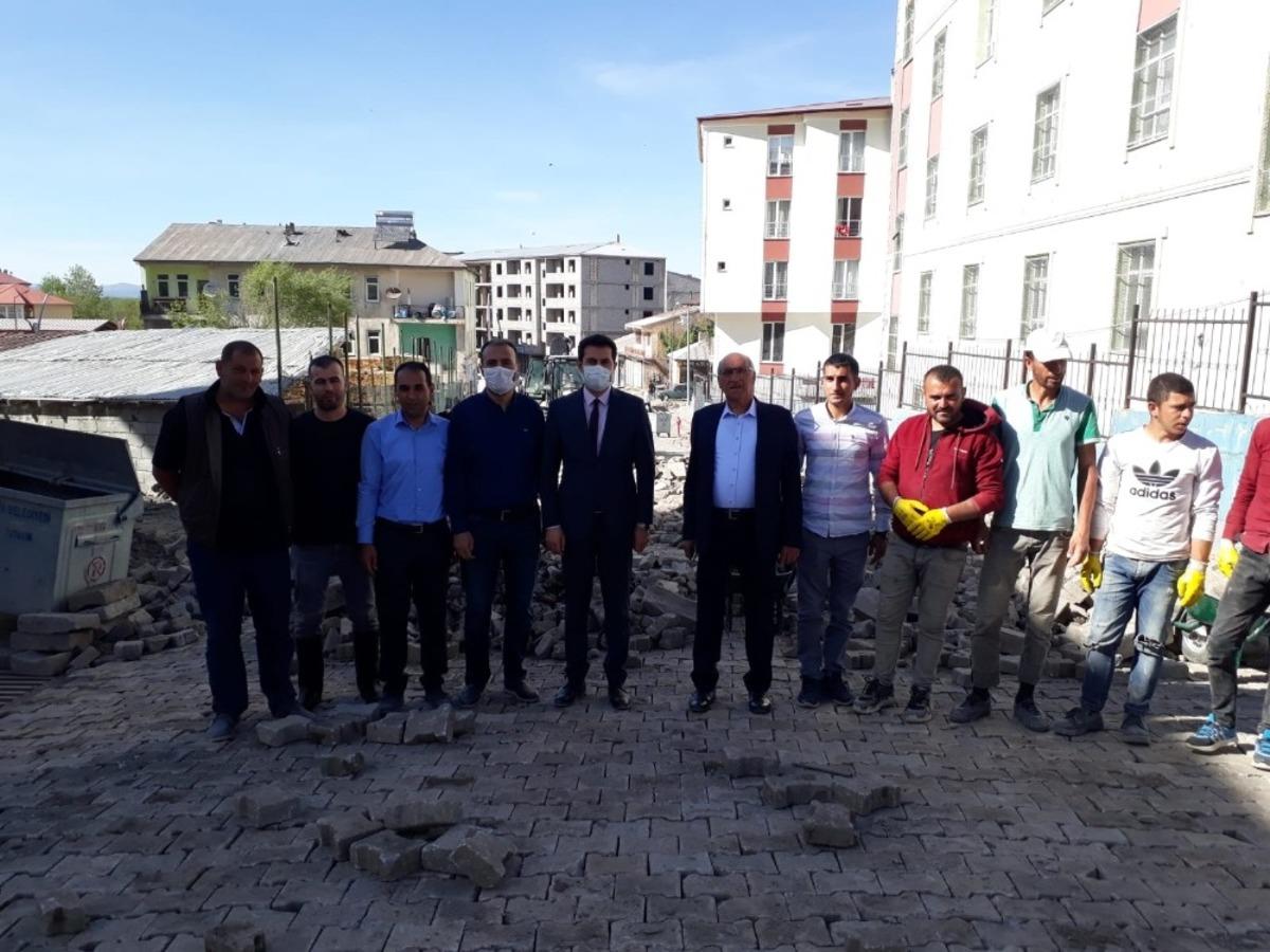 Kaymakam İlidi, yol yapım &ccedil;alışmalarını inceledi