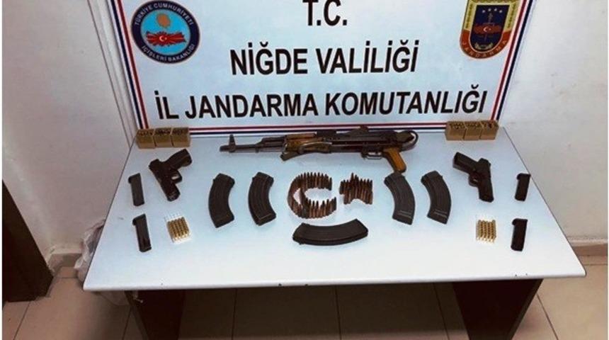 Ev değil sanki cephanelik