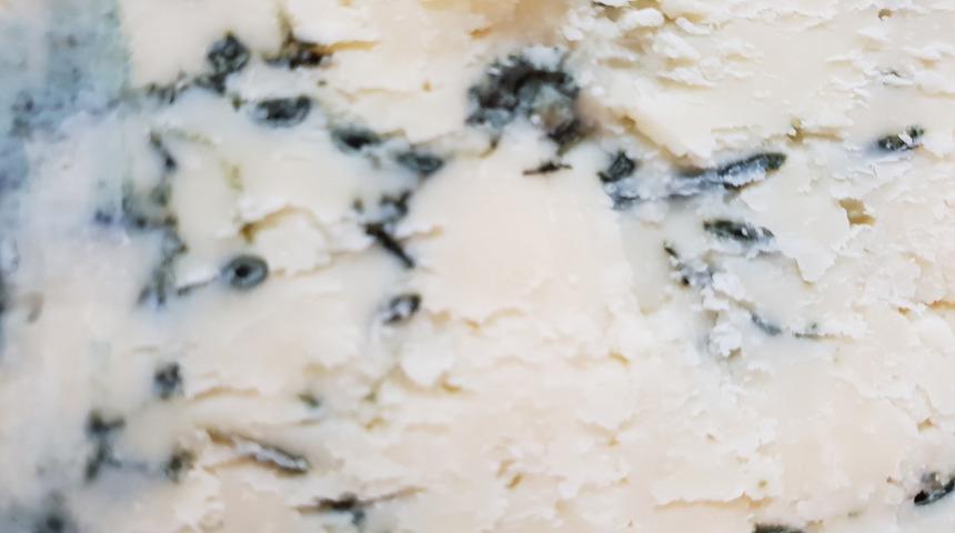 Peyniri küflenmeden, bozulmadan uzun süre saklama yöntemi