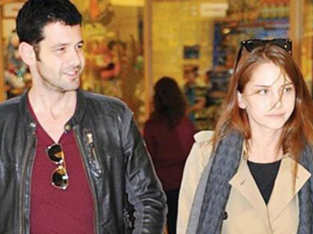 Keremcem ve Ezgi Asaroğlu'ndan aşk ilanı