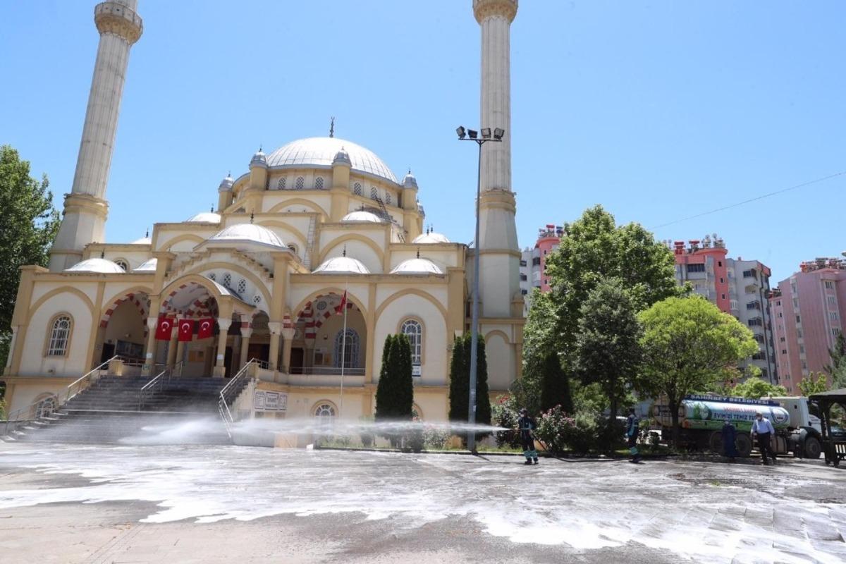 Şahinbey&rsquo;de camiler ibadete hazırlanıyor