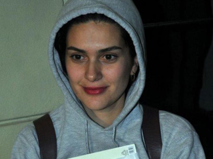 Makyajsız Bergüzar Korel gönülleri fethetti G2