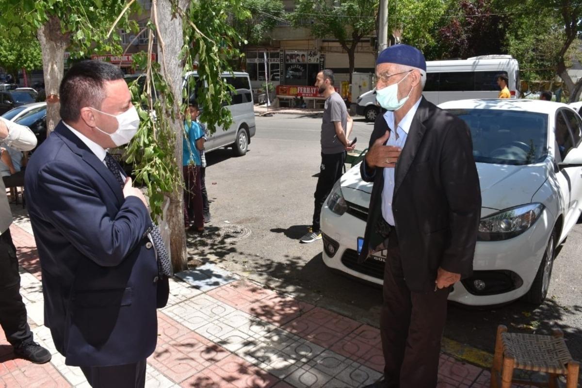 Başkan Beyoğlu, bayram sonrası esnaf ve vatandaşlarla bir araya geldi
