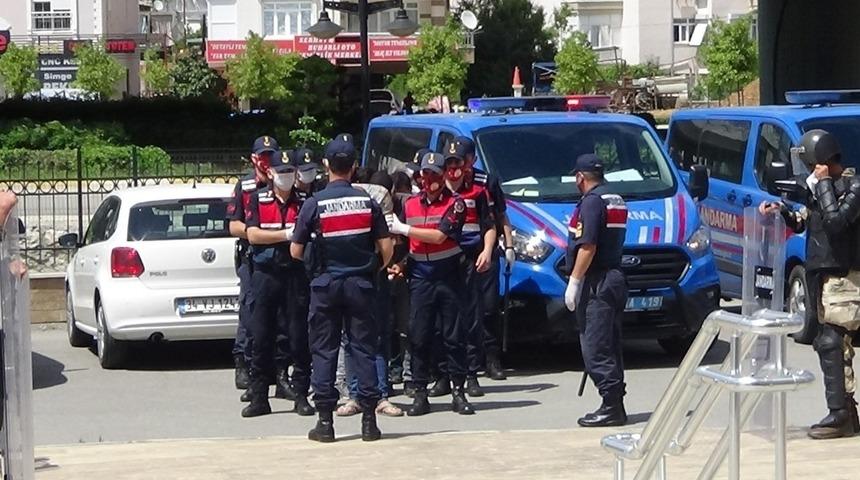 Demir çubuklu kavgaya 34 bin 650 lira sosyal mesafe cezası