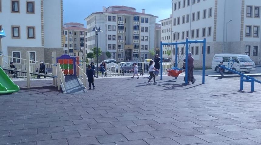 14 yaş altı Merzifonlu &ccedil;ocuklar 3. kez dışarı &ccedil;ıktı