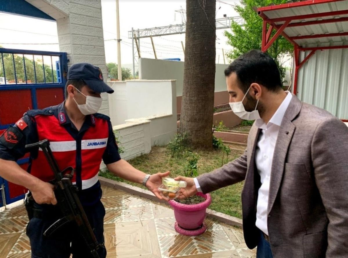 AK Parti&rsquo;li gen&ccedil;ler g&uuml;venlik g&uuml;&ccedil;lerini unutmadı