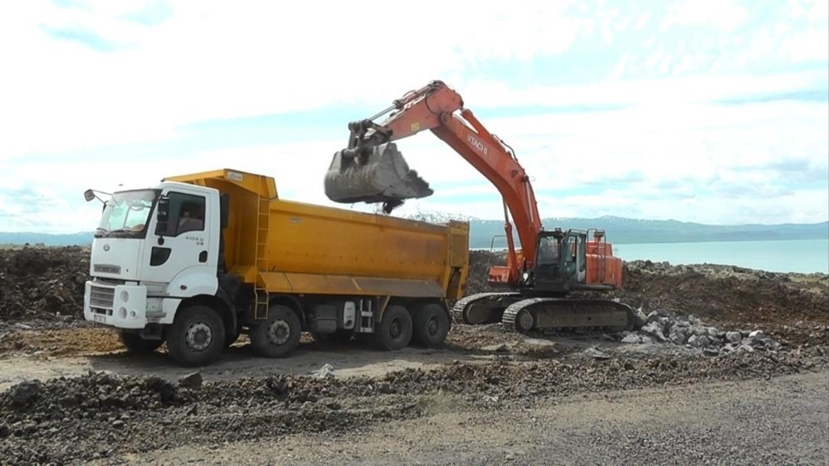 Erciş OSB&rsquo;de hummalı &ccedil;alışma