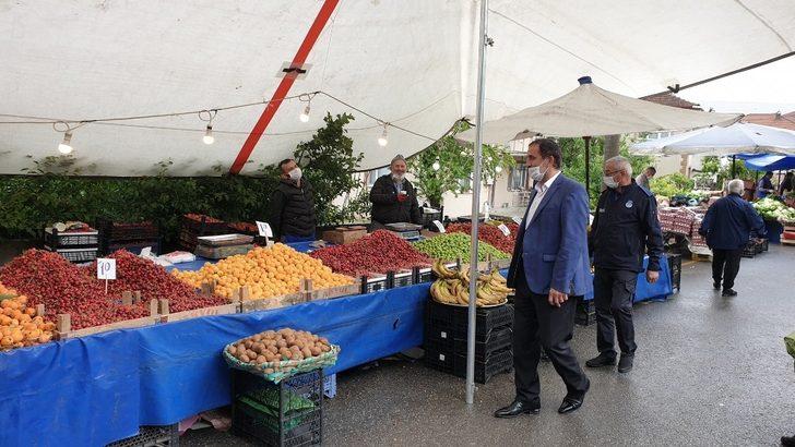 Başkan Şahin pazaryerinde sosyal mesafe denetimine çıktı G3