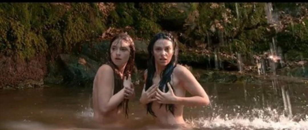 Tuvana T&uuml;rkay, &ccedil;ırıl&ccedil;ıplak kamera karşına ge&ccedil;ti