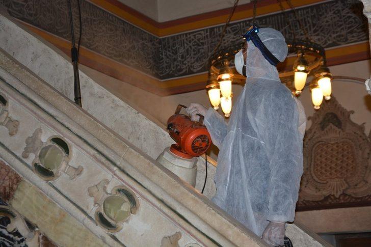 Yozgat Belediyesi camileri dezenfekte etti G3