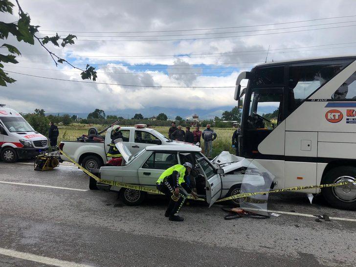 Bursa'da kafa kafaya facia! Otomobildeki kadın öldü, eşi ağır yaralı G2