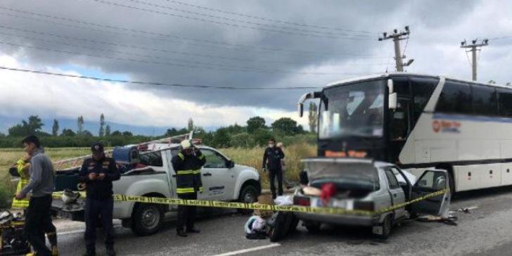 Bursa'da kafa kafaya facia! Otomobildeki kadın öldü, eşi ağır yaralı G4