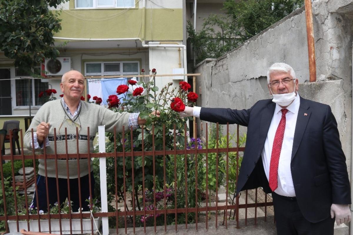 Belediye Başkanı Y&uuml;ksel, &ccedil;at kapı bayram ziyaretlerinde bulundu