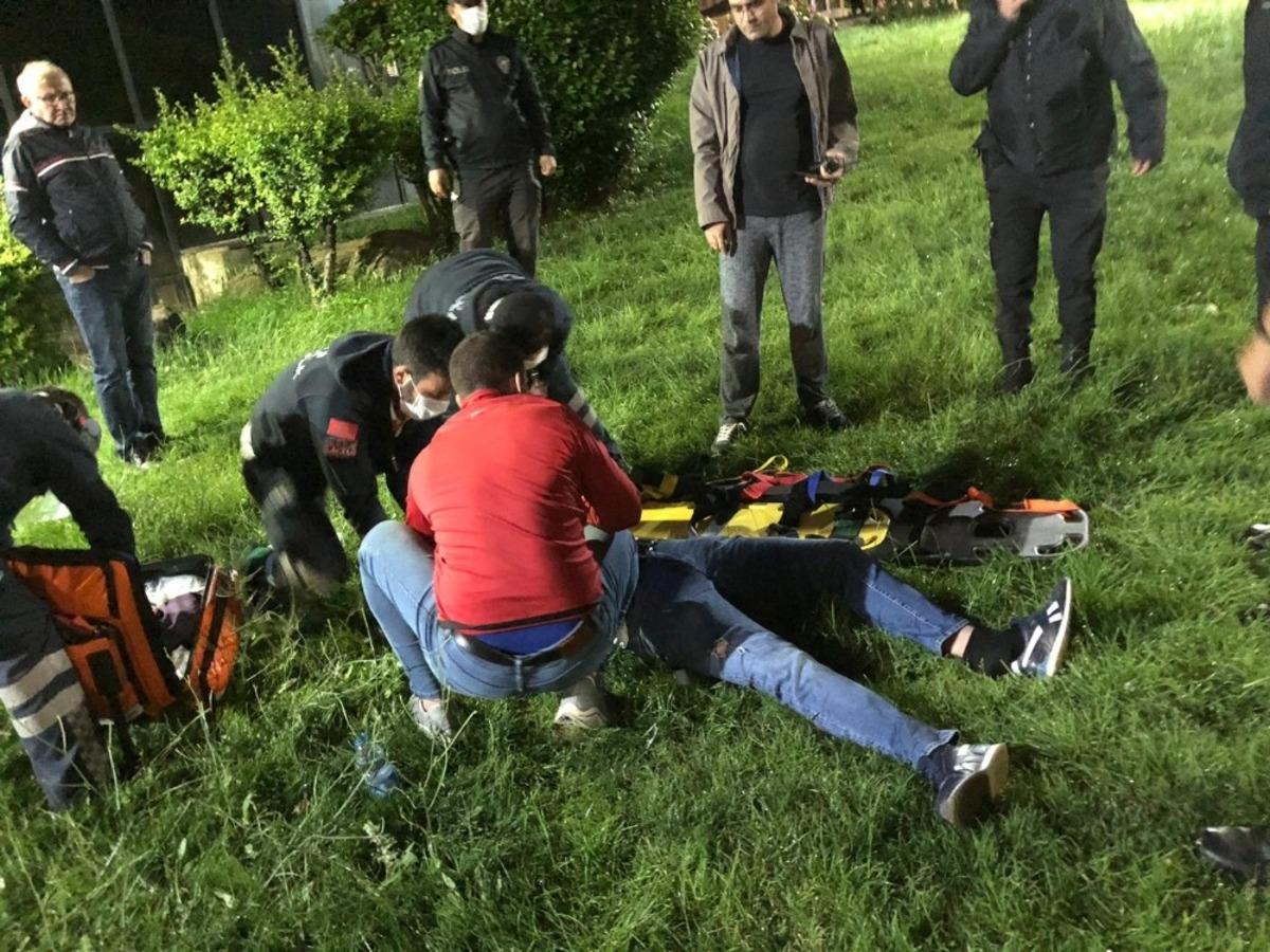 Manisa'da faciaya ramak kala! &Ouml;nce meydana daldı ardından parka u&ccedil;tu