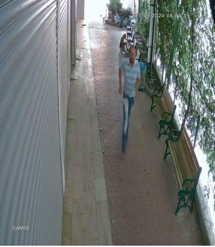 Banka müdürü kadın sokak ortasında dayak yedi G4