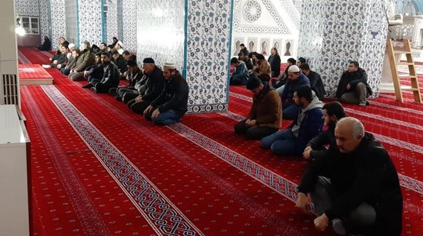 Iğdır&rsquo;da camiler ibadete a&ccedil;ılıyor