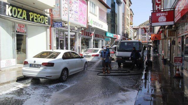 Bayburt’ta korona virüs tedbirleri kapsamında dezenfekte çalışmaları sürüyor
