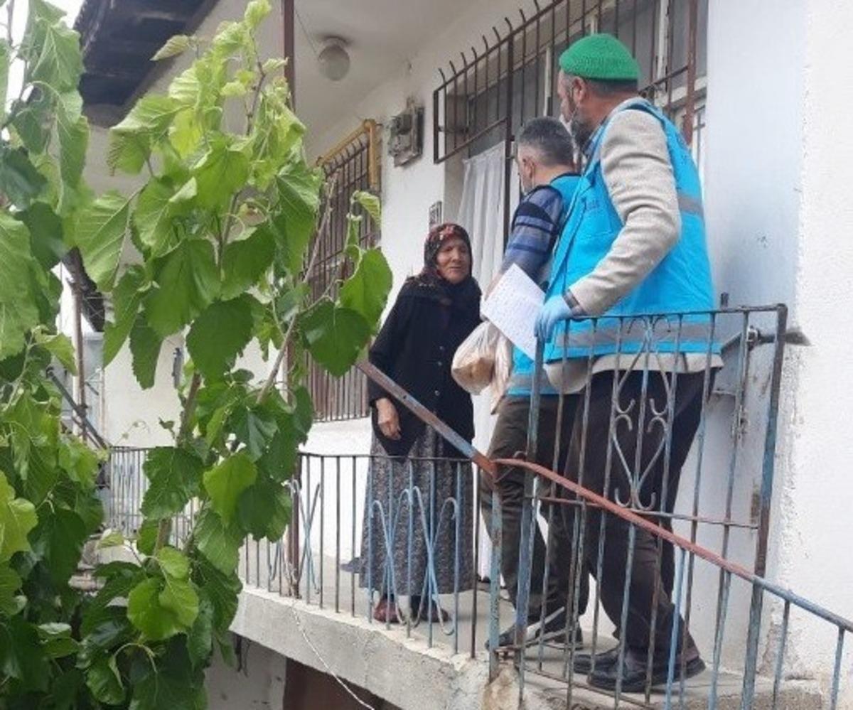 Vefa Sosyal Destek Grubu bayramda bin 449 kişiye hizmet g&ouml;t&uuml;rd&uuml;