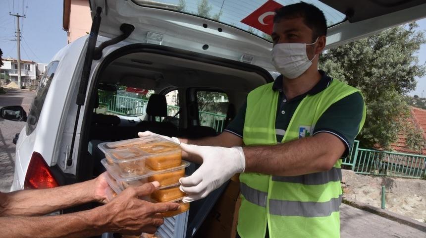 İzmit&rsquo;te 12 bin 221 tabldot yemek dağıtıldı