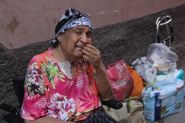 Hastaneden çıkan 7 çocuklu yaşlı kadın sokağa atıldı G1