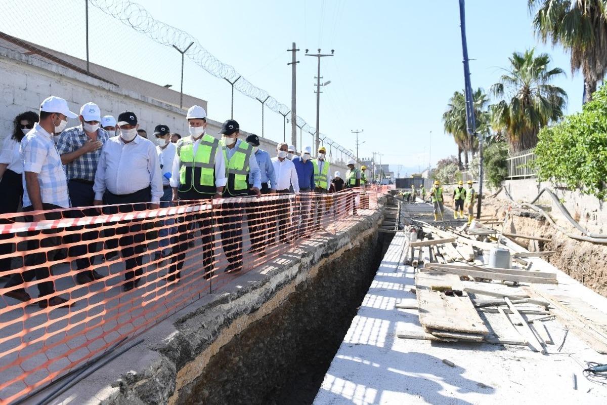 Se&ccedil;er, yağmur suyu hattı &ccedil;alışmalarını inceledi
