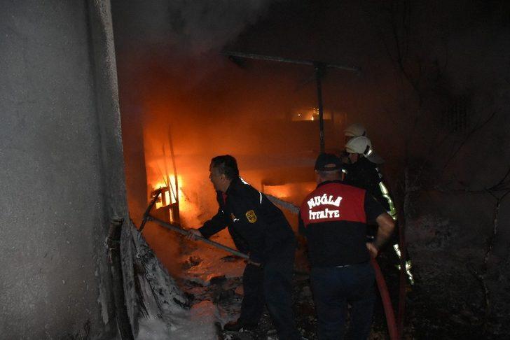 Marmaris’teki yangın korkuttu G1