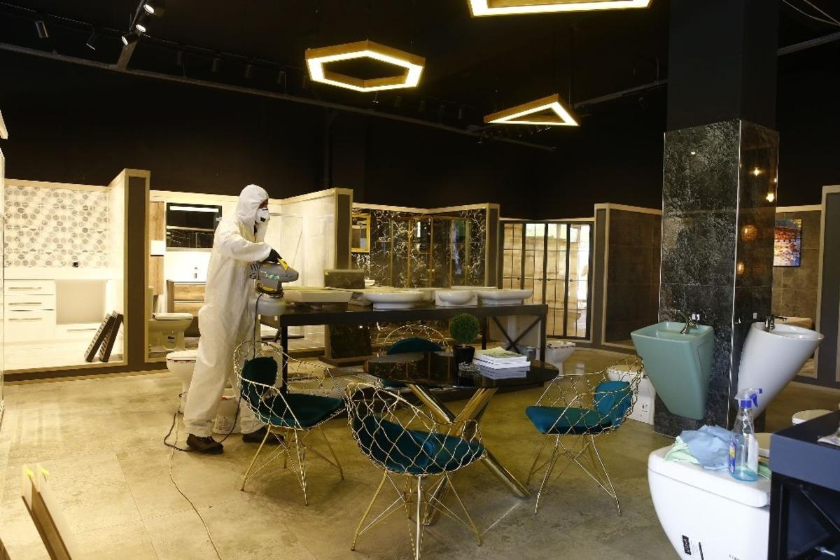 Denizli&rsquo;de iş yerlerinde dezenfekte &ccedil;alışmaları devam ediyor