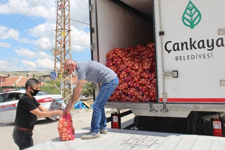 Çankaya’dan dar gelirli vatandaşlara kuru soğan yardımı G4