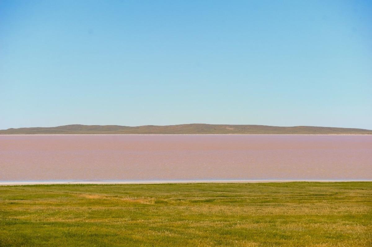 Kimse g&ouml;zlerine inanamadı! Tuz G&ouml;l&uuml; pembe renge b&uuml;r&uuml;nd&uuml;