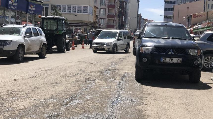 Kars&rsquo;ta cadde ve kaldırımlar işgal altında