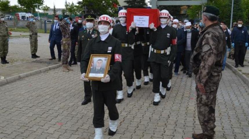 Şehit Teğmen Canbert Tatar son yolculuğuna uğurlandı