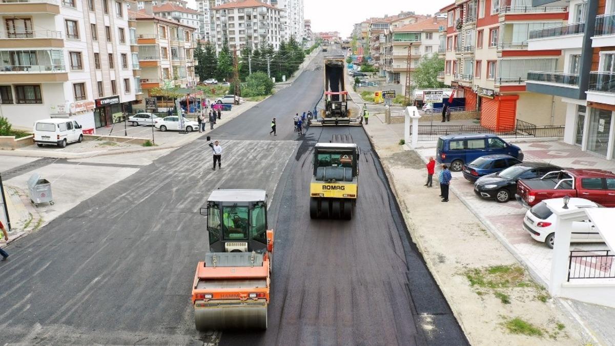Ankara B&uuml;y&uuml;kşehir Belediyesinden yoğun asfalt mesaisi
