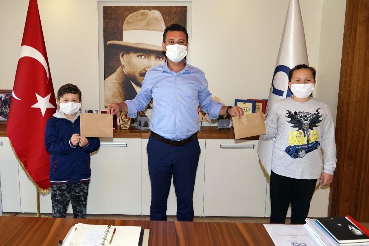 Har&ccedil;lıklarını biriktirdiler ihtiya&ccedil; sahiplerinin faturalarını &ouml;dediler