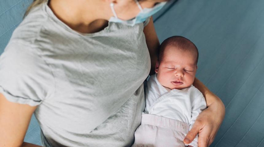 'Covid- 19 anne karnındaki bebeğe bulaşmıyor, ama doğduktan sonra bulaşabilir'