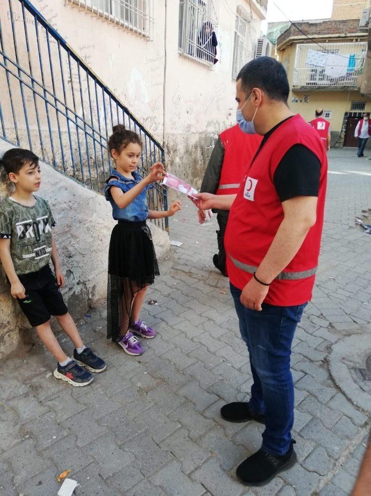 Kızılay Sur Şubesinden vatandaşlara maske G2