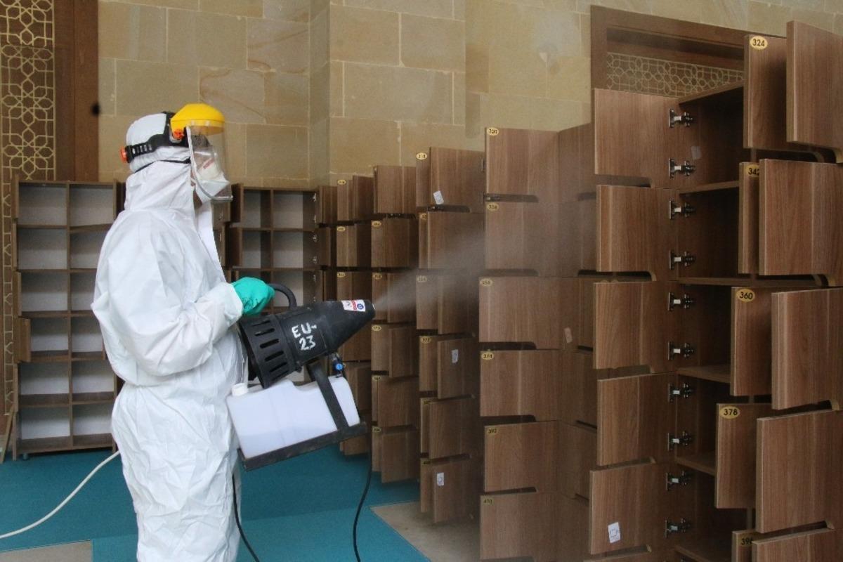 B&uuml;y&uuml;kşehir, camileri Cuma namazına hazırlıyor