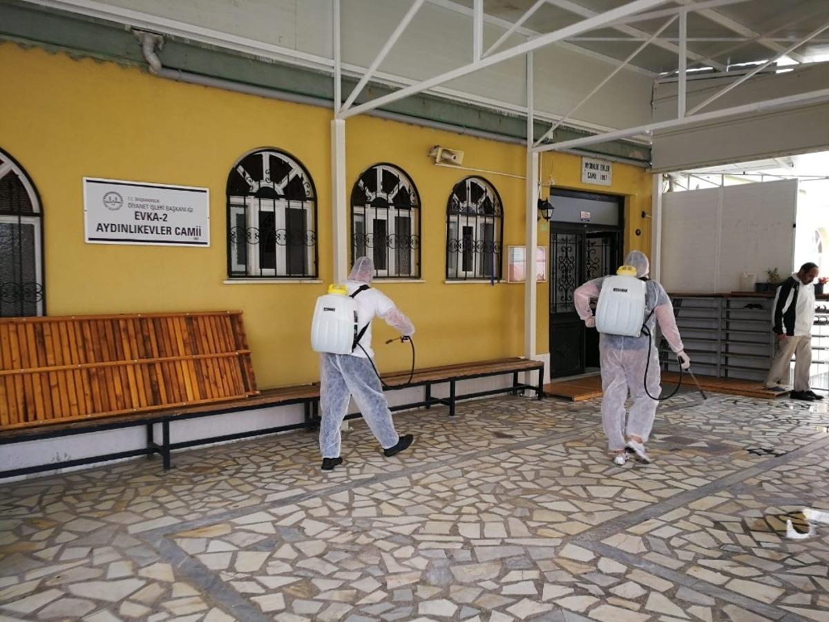 &Ccedil;iğli&rsquo;de camiler ibadete hazır