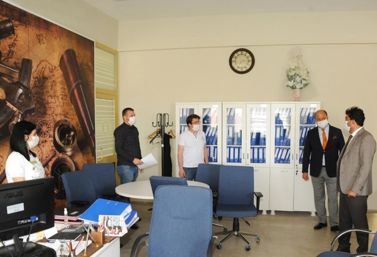 AD&Uuml; Rekt&ouml;r&uuml; Aldemir&rsquo;den personele ziyaret