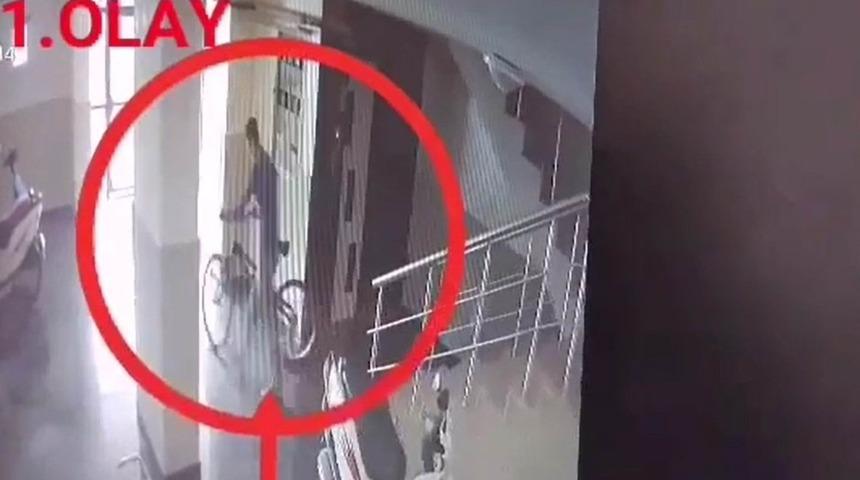 Önce güvenlik kameraları ardından polise yakalandılar