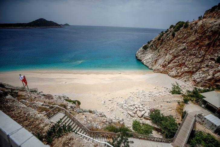 Dünyaca ünlü Kaputaş Plajı'nda koronavirüs sessizliği G1