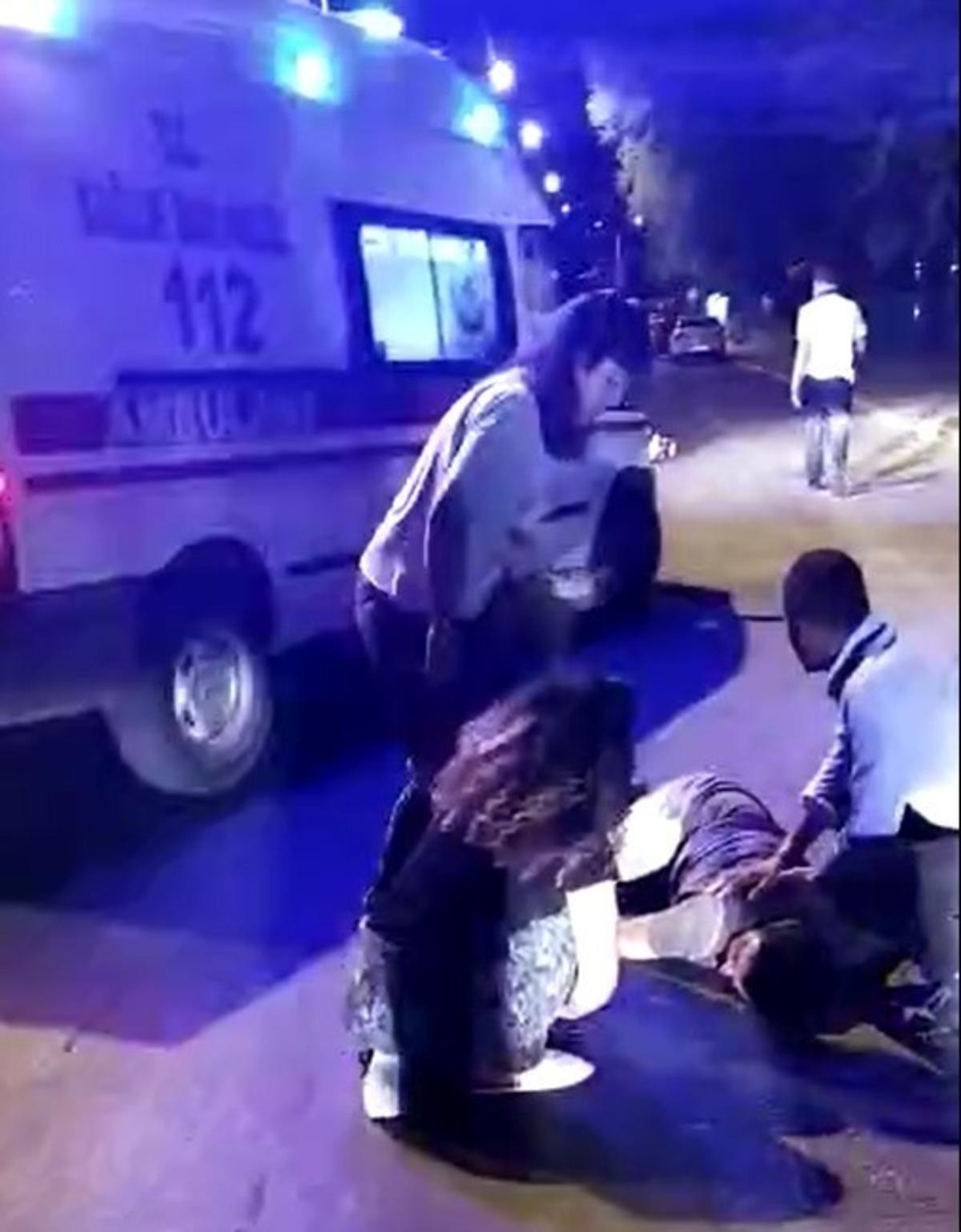 Alanya&rsquo;da yola savrulan motosiklet s&uuml;r&uuml;c&uuml;s&uuml; yaralandı