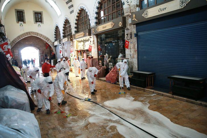 Tarihi Mısır Çarşısı'nda temizlik ve dezenfeksiyon çalışması yapıldı G2