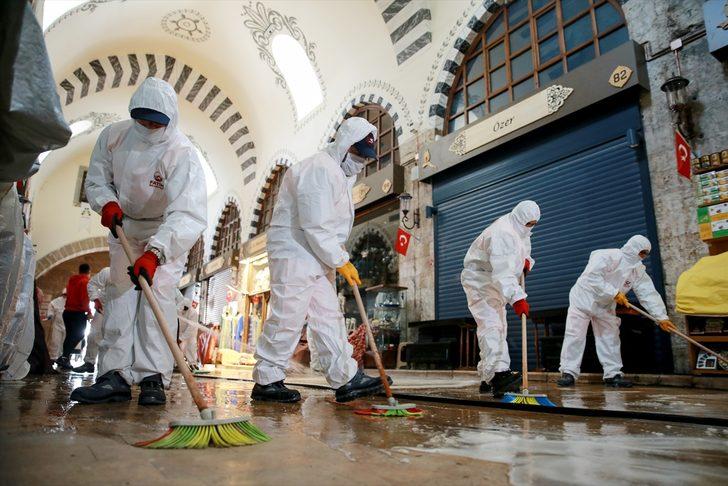 Tarihi Mısır Çarşısı'nda temizlik ve dezenfeksiyon çalışması yapıldı G3