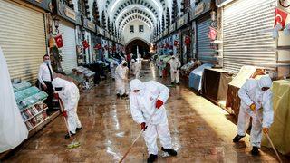 Tarihi Mısır Çarşısı'nda temizlik ve dezenfeksiyon çalışması yapıldı