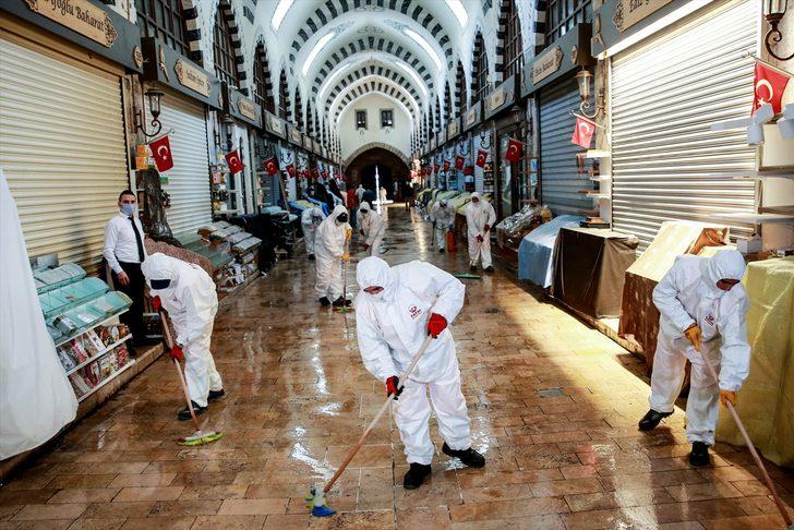 Tarihi Mısır Çarşısı'nda temizlik ve dezenfeksiyon çalışması yapıldı G4