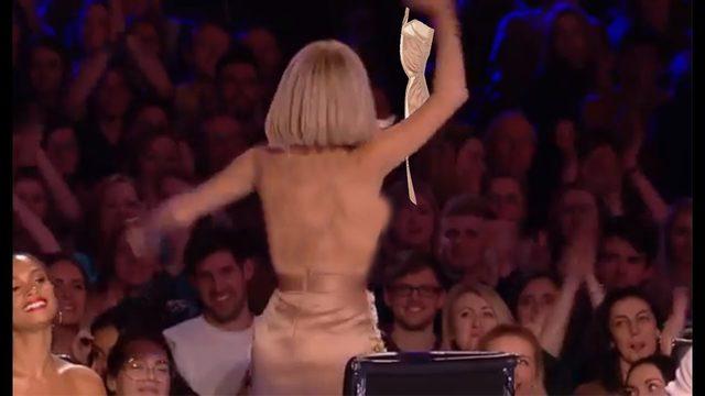 Canlı yayında göğüsleri görünen Amanda Holden'dan itiraf: Bilerek yaptım